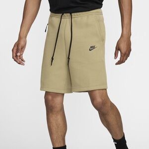 Nike Sportswear Tech Fleece
Men's Shorts